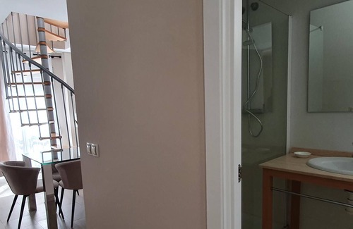 El Pilar Apartment | MD Balmes Street Duplex Apartment 5 + Terrace