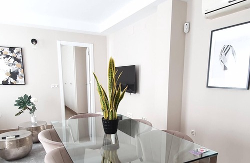El Pilar Apartment | MD Balmes Street Duplex Apartment 5 + Terrace