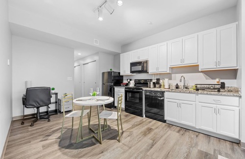 Cleveland Apartment | MDRN Escape w/Natural Light, Wi-Fi, Gym, Parking