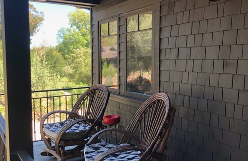 Ojai Cottage | Meadow cottage between downtown Ojai and Shelf Road trailhead less than .5 mile