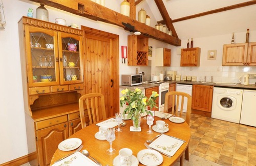 Scawton Cottage | MEADOW COTTAGE, pet friendly, with open fire in Kirkbymoorside