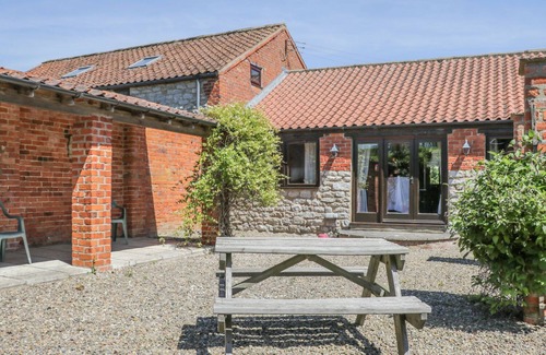 Scawton Cottage | MEADOW COTTAGE, pet friendly, with open fire in Kirkbymoorside