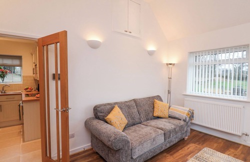 Scarborough Cottage | MEADOW COTTAGE, pet friendly, with a garden in Cloughton