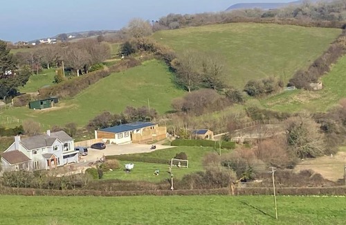 Hele House | Meadow Cottage. Pretty modern cottage close to Woolacombe and Lee