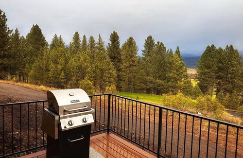New Meadows House | Meadow Creek golf, sauna, views!