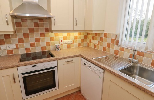 Haverfordwest Cottage | MEADOW CROFT, family friendly, with a garden in Haverfordwest