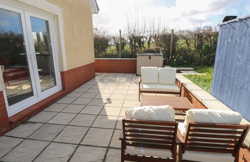 Haverfordwest Cottage | MEADOW CROFT, family friendly, with a garden in Haverfordwest