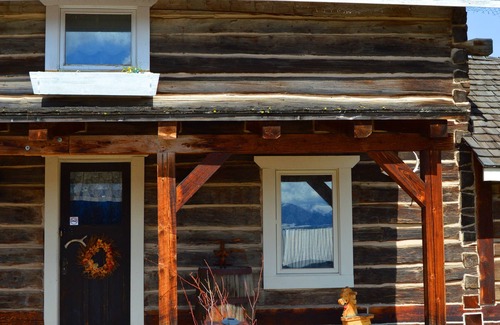 Clinton House | Meadow Lake Guest Ranch - Meadow Lake Roadhouse