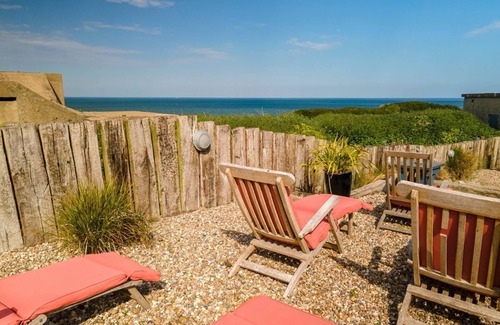 Mundesley Villa | Meadow Manor - Seven Bedroom Villa, Sleeps 14