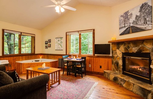 Montebello Cabin | Meadow Mountain Cabin at Love Ridge Mountain Lodging