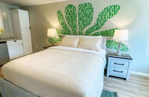 Townsend Hotel | Meadow Room at The Trailblazer Unit 3