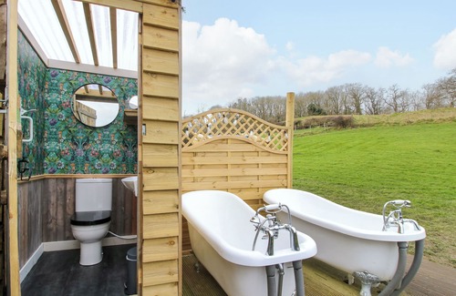 Llanymynech Cottage | Meadow View - Bryn-mawr Retreat