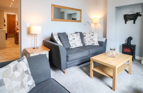 Mayfield House | MEADOW VIEW, family friendly, character holiday cottage in Ashbourne