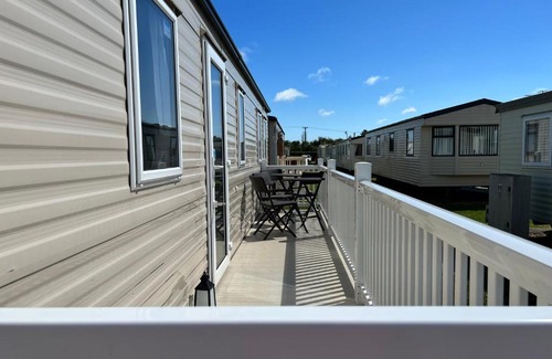 Chapel Saint Leonards Apartment | Meadow View Golden Palm Resort