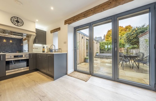 Taddington Cottage | Meadow View is a traditional stone cottage with a beautiful modern twist.