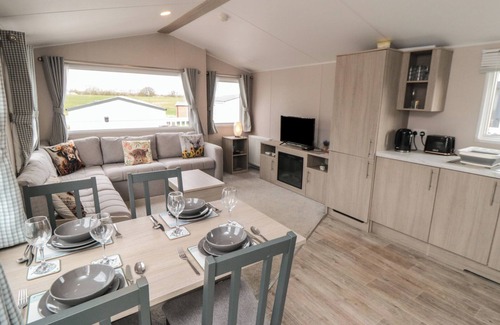 Morpeth Cottage | MEADOW VIEW, pet friendly, with a garden in West Thirston/Felton