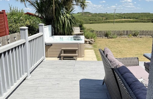 Widemouth Bay Apartment | Meadow View - Widemouth Bay Cornwall