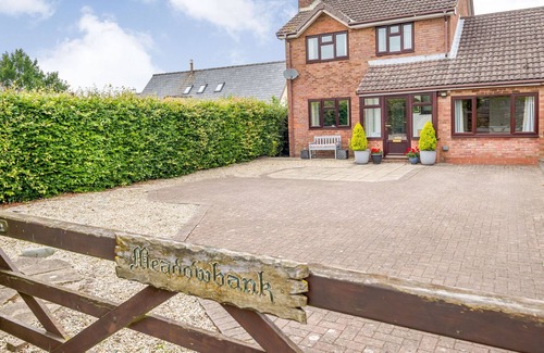 Ruardean Cottage | MEADOWBANK, pet friendly, with open fire in Drybrook
