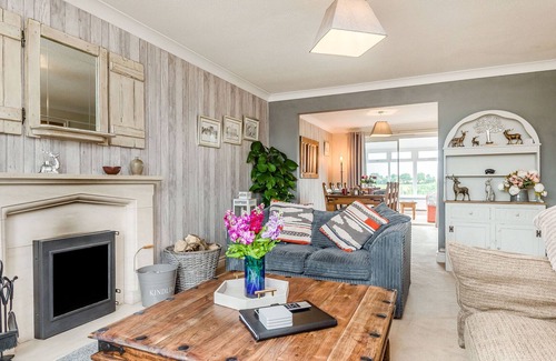 Ruardean Cottage | MEADOWBANK, pet friendly, with open fire in Drybrook