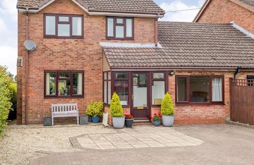 Ruardean Cottage | MEADOWBANK, pet friendly, with open fire in Drybrook