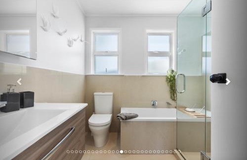 Auckland House | Meadowbank Tranquil Nest