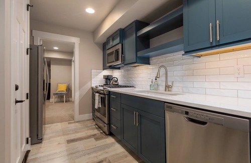 Columbia Falls Condo | Meadowlake condo - Summer pool and hot tub! AC for those hot summer days