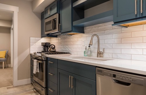 Columbia Falls Condo | Meadowlake condo - Summer pool and hot tub! AC for those hot summer days