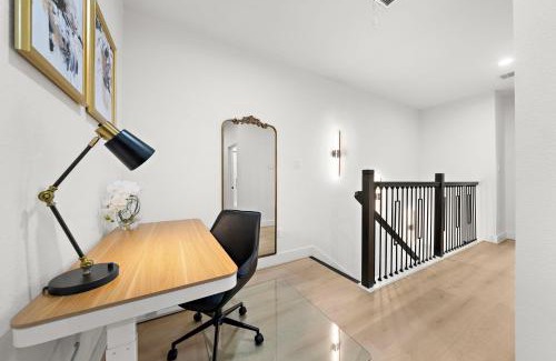 OST - South Union House | Med Center Retreat Near Downtown Games Wifi Desk