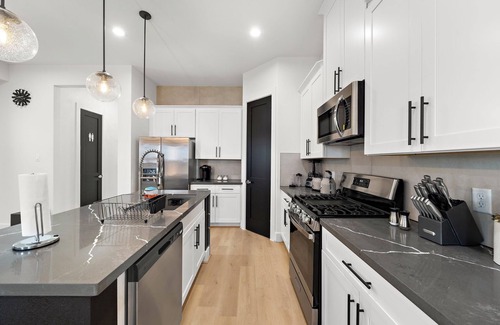 OST - South Union House | Med Center Retreat Near Downtown | Games WiFi Desk