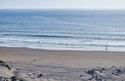 Granadilla de Abona Apartment | Medano Loft 5 Min walk Seaside Sunrise (pet friendly)