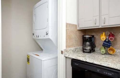 Amarillo House | Medi-Park Retreat - Cheerful 2 BD near Hospitals!