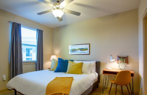 Medical Center District Apartment | Medical Center 1bd 1ba w/king - Luxury "Big Bend" *Monthly/Weekly Discounts*