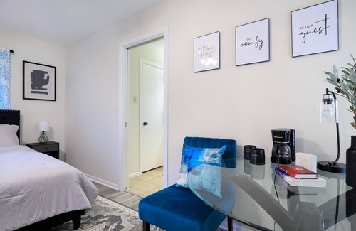 Vance Jackson House | Medical Center - Riverwalk - La Cantera - Six Flags - RIM