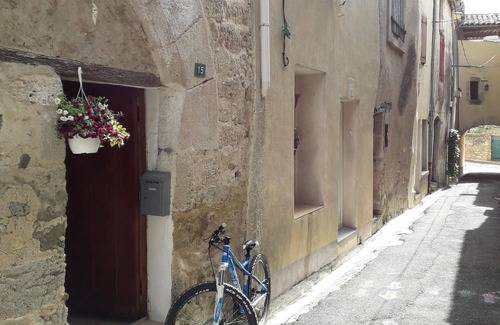 Saint-Genies-de-Fontedit House | Medieval stone village house in historic circulade