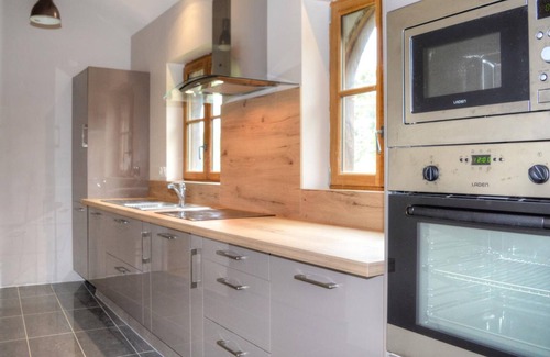 Saint-Bauld Cottage | Medieval castle with private pool and garden, pets allowed