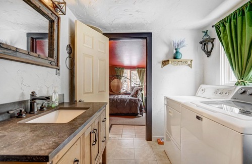 Florissant House | Medieval Manor