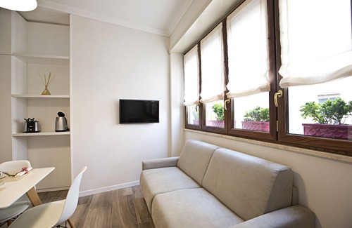 Historical Center House | MEDINA APARTMENTS - MD -Naples Center