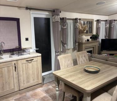 Cowes Resort | Medina Rise 14a Thorness Bay