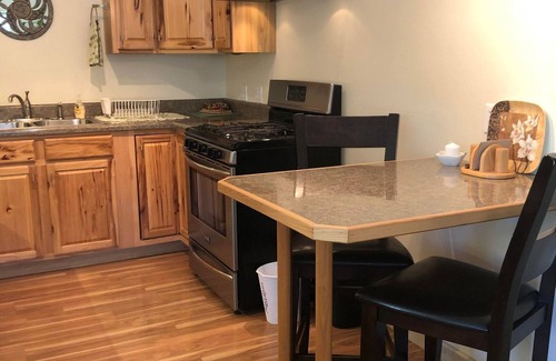 Eureka Springs Apartment | Meditation Sanctuary, vegan community, 22 acres, nature, walking trail, hot tub.