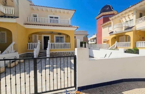 Quesada House | Mediterranean 3 Bed Townhouse CQ44