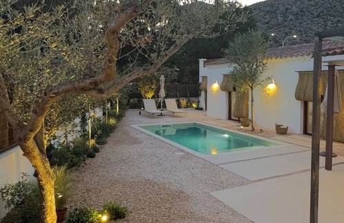 Pollensa Villa | Mediterranean Villa in Puerto de Pollensa. Walking distance pinewalk Heated Pool