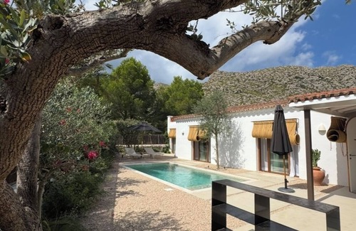 Pollensa Villa | Mediterranean Villa in Puerto de Pollensa. Walking distance pinewalk Heated Pool