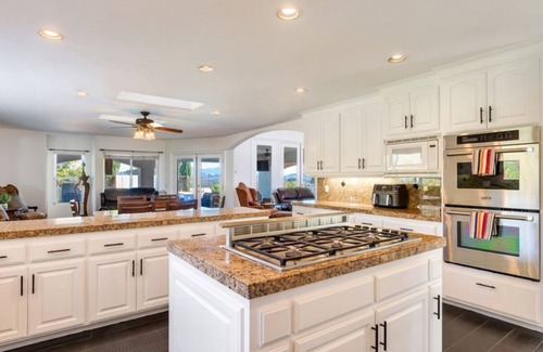 Temecula House | Mediterranean House in De Luz