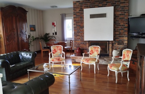 La Chapelle-de-Guinchay House | Mediterranean in Beaujolais