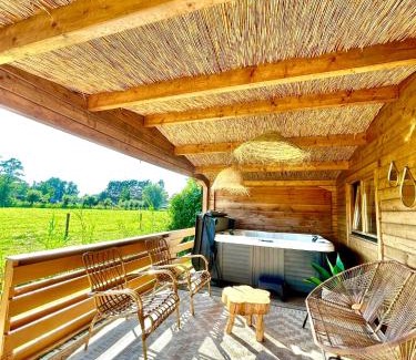 Vijfhuizen House | Mediterranean style chalet with jacuzzi and garden near Amsterdam