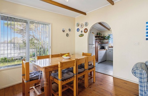 Sorrento House | MEDITERRANEAN - STYLE ESCAPE IN SORRENTO & SUPERB OUTDOOR STONE PIZZA OVEN