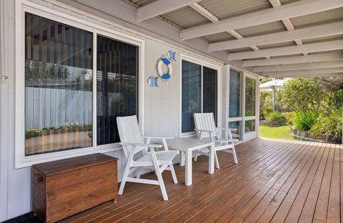 Sorrento House | MEDITERRANEAN - STYLE ESCAPE IN SORRENTO & SUPERB OUTDOOR STONE PIZZA OVEN