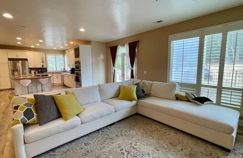 San Marcos House | Mediterranean Villa on Large Acreage