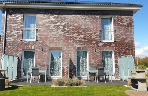 Busum House | Meerbüsum * App.1a * near lagoon * terrace & barbecue * suitable for allergy sufferers, 2 bedrooms