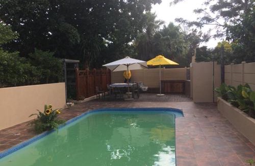 Riviersonderend Bed & Breakfast | Meerkatjie